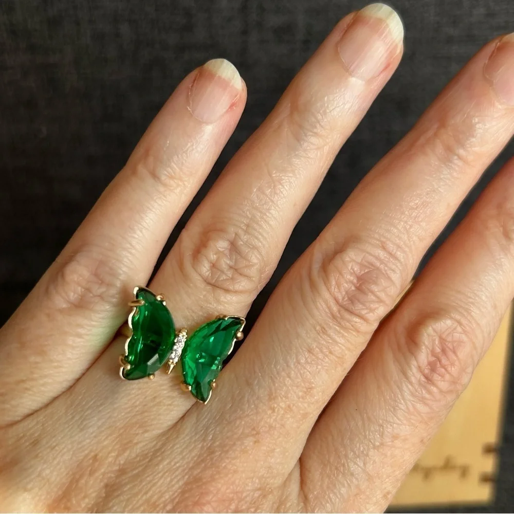 Pretty DARK EMERALD GREEN Butterfly Gemstone Fashion Ring, Gold, Adjustable